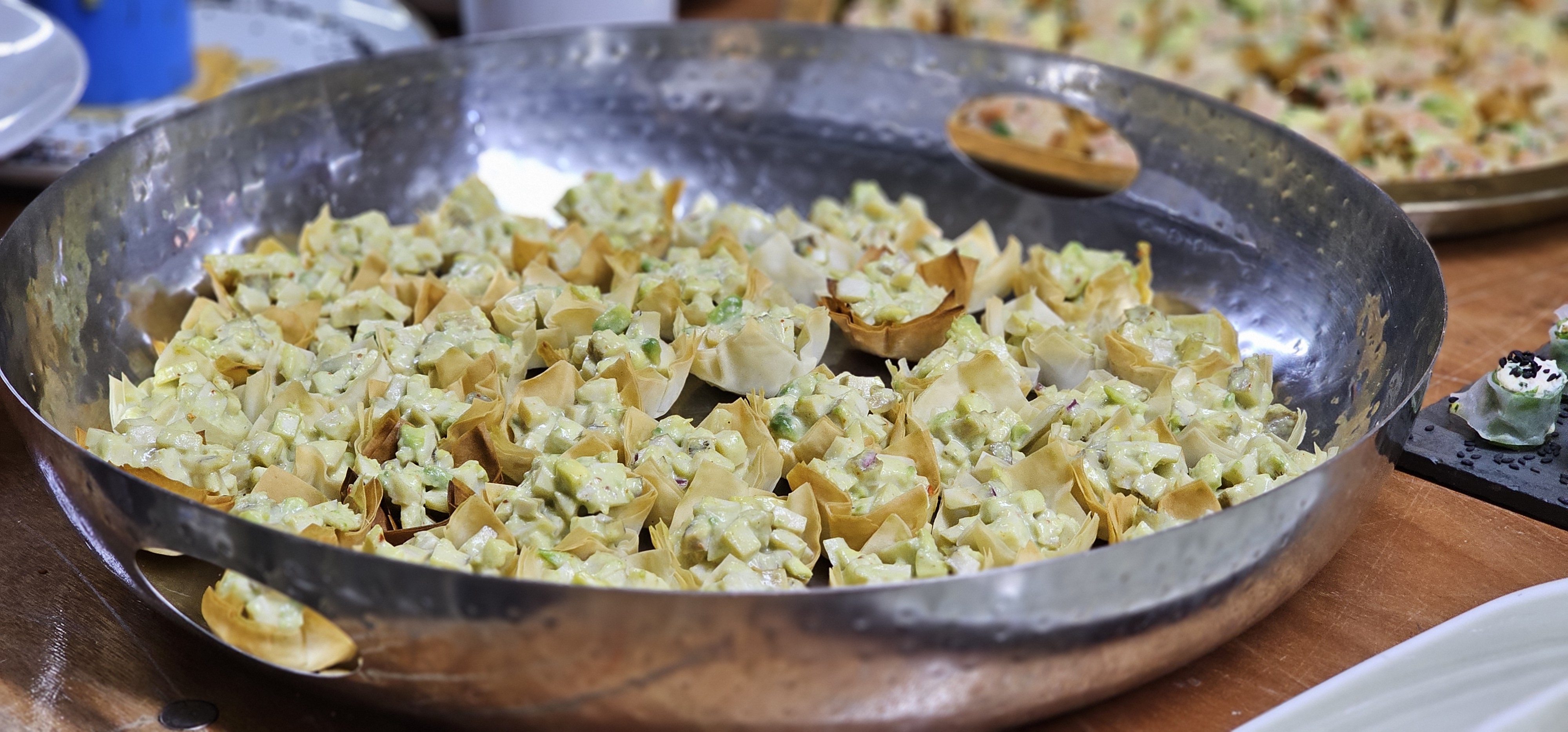 Tártaro de loco y palta en masa fillo